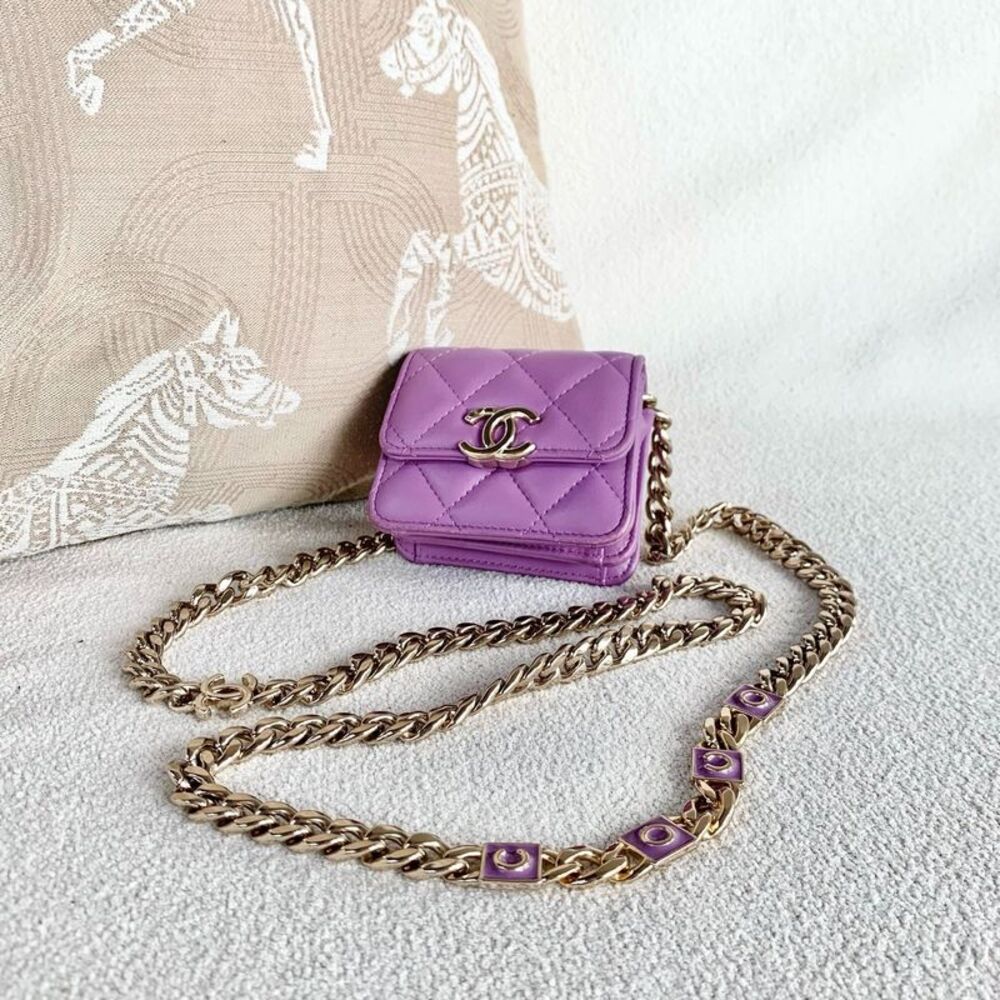 Chanel Women Pre-Loved Bag Very Good Condition - Picture 6 of 9